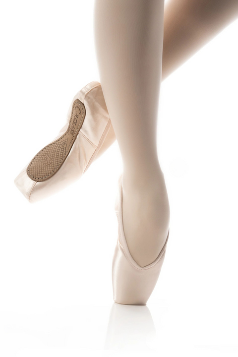 R CLASS RC30 FANTASIA U-CUT DRAWSTRING VAMP 2 SHANK FM POINTE SHOES